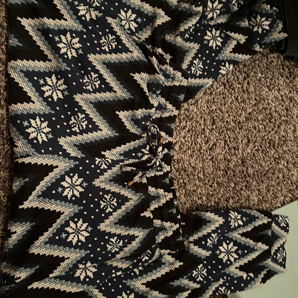 Light snowflake joggers